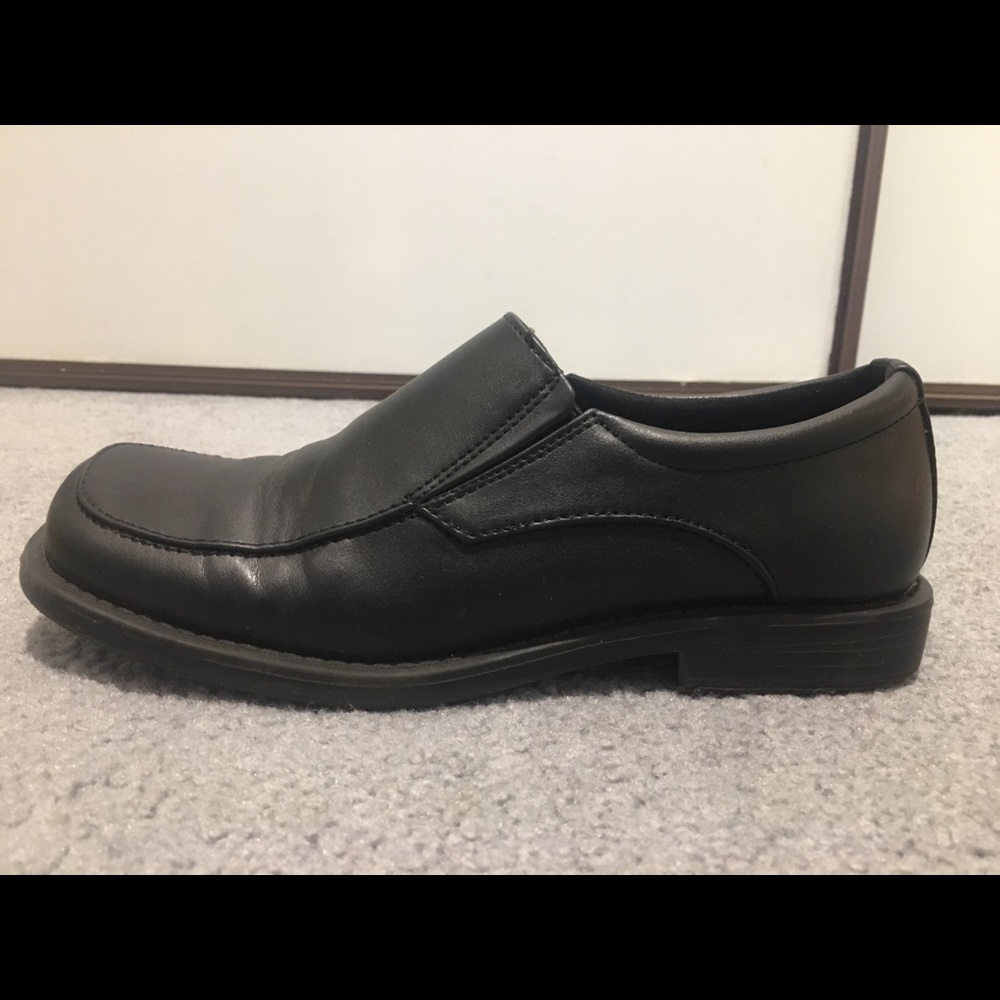 Size 4 boys black dress shoes
